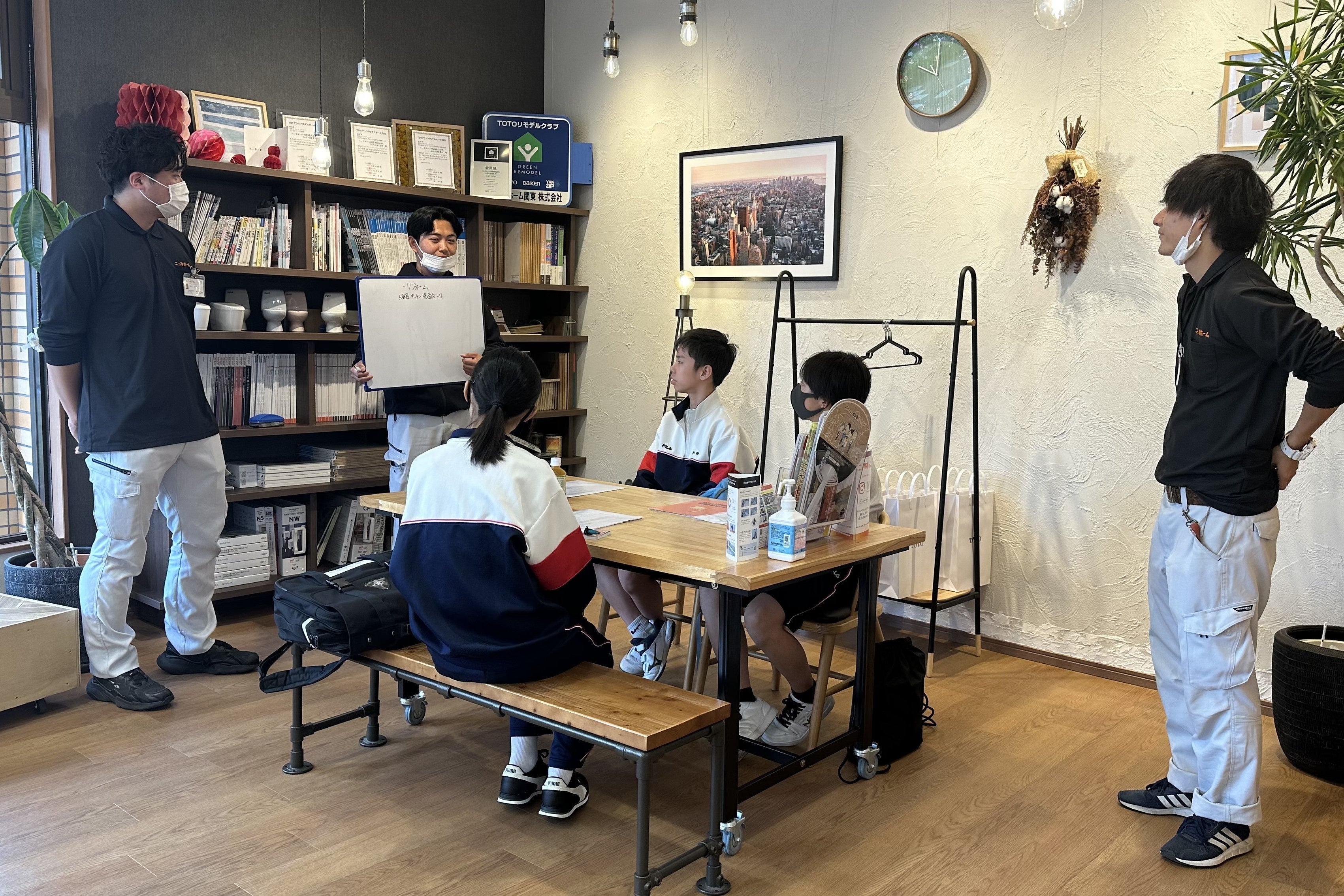 弊社営業スタッフによる「リフォーム講座」の様子