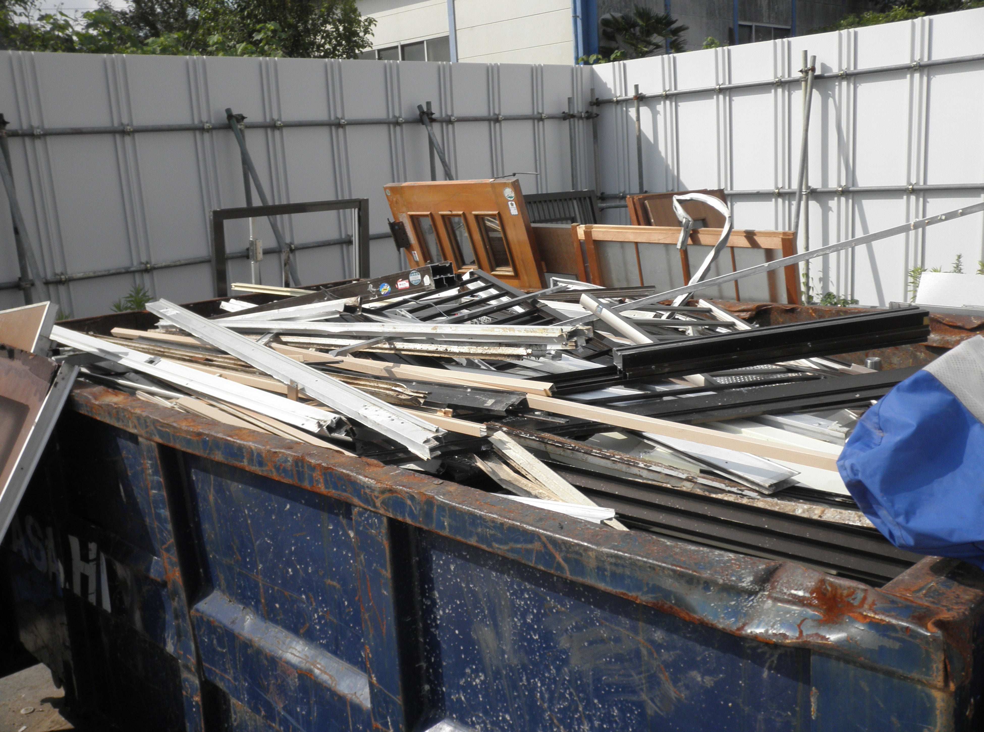 仕分ける主な資材：鉄クズ