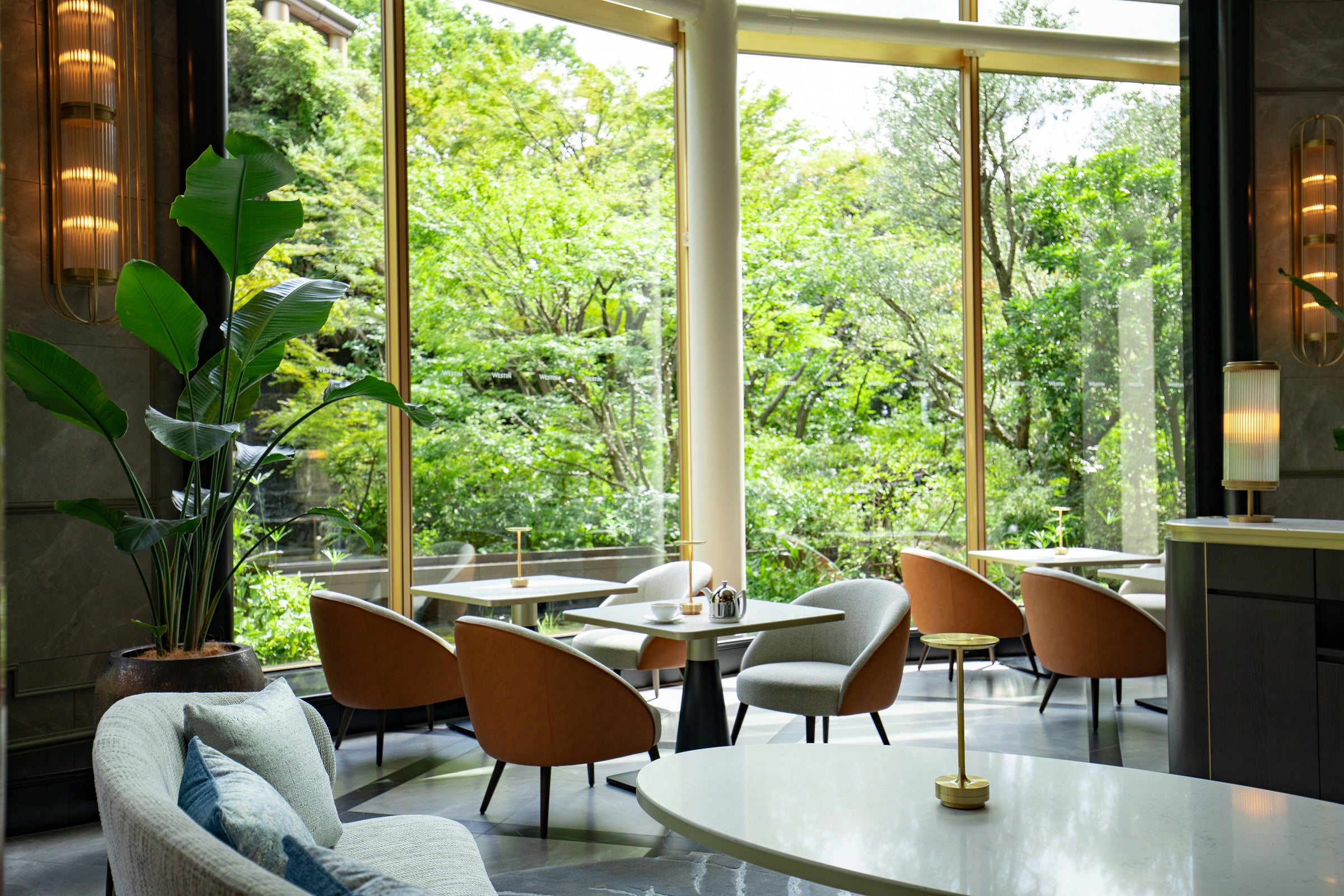 ザ・ラウンジ　店内