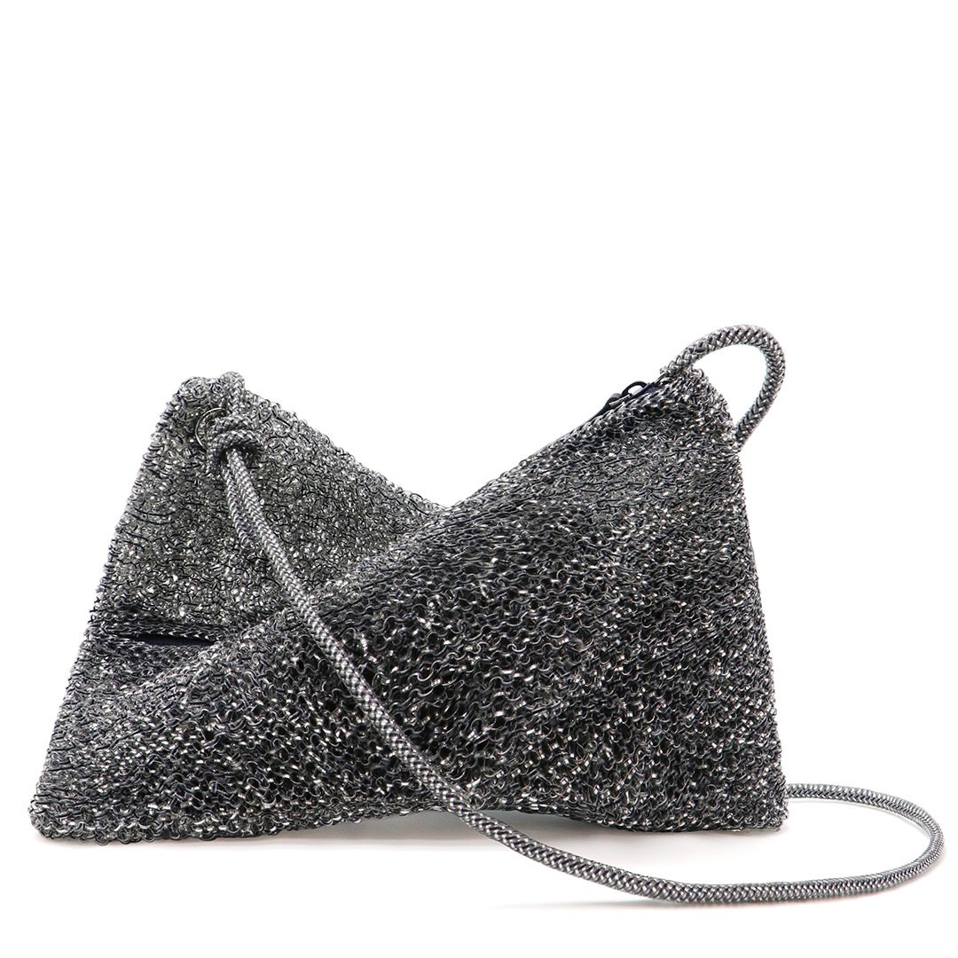 ANTEPRIMA/WIREBAG＞ひねりを加えたユニークなシェイプの「TWIST