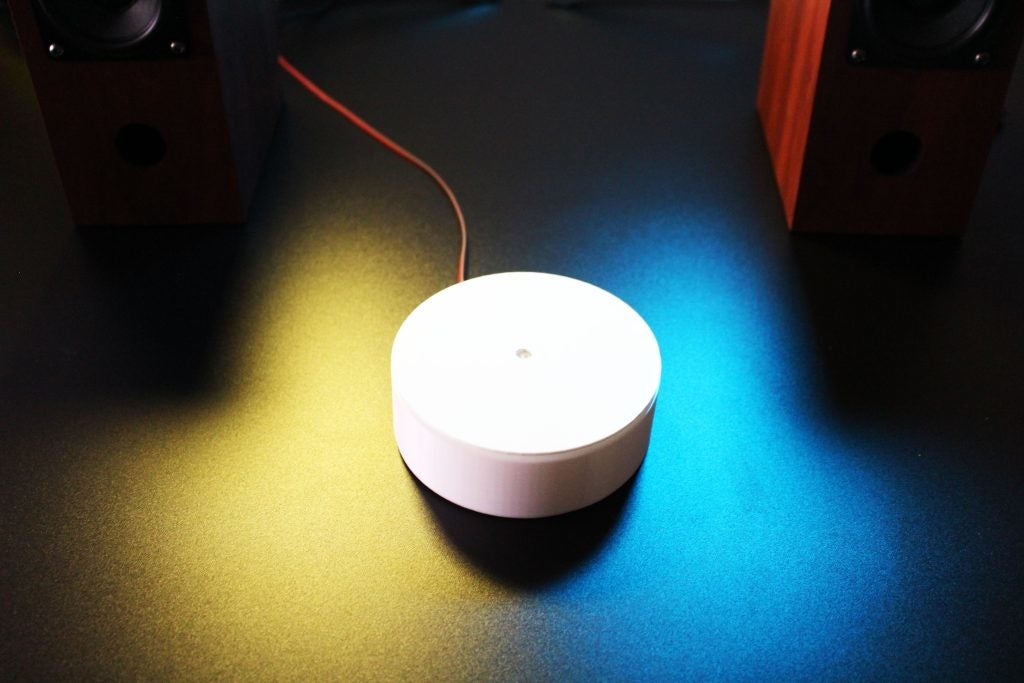 LEDライトで音楽情報を送信しよう 　中島 武三志（芸術学部インタラクティブメディア学科助教）