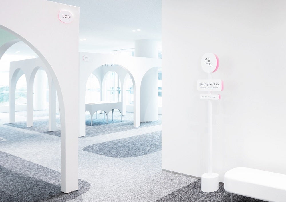 受賞作品「SHISEIDO BEAUTY SITE サイン計画」