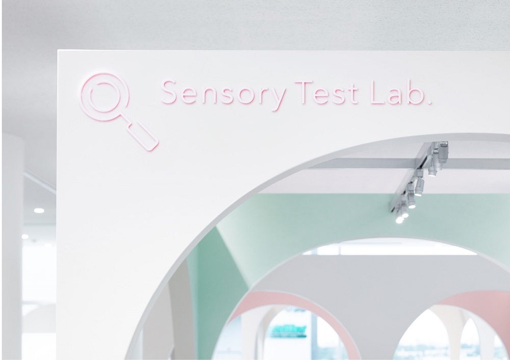 受賞作品「SHISEIDO BEAUTY SITE サイン計画」