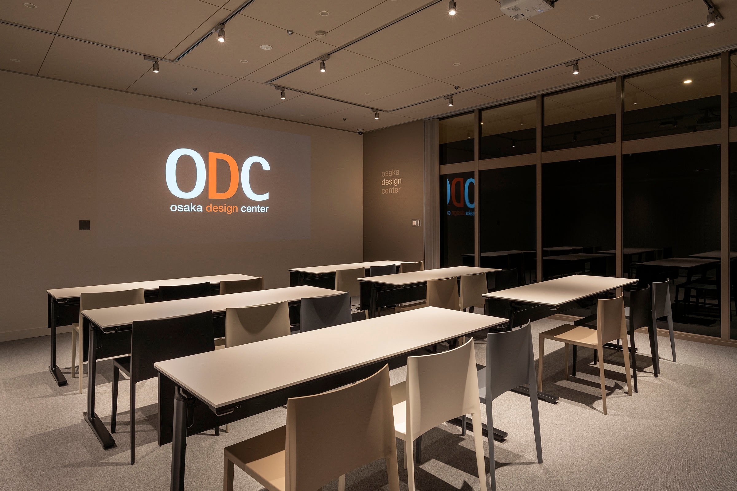 大阪デザインセンター内②