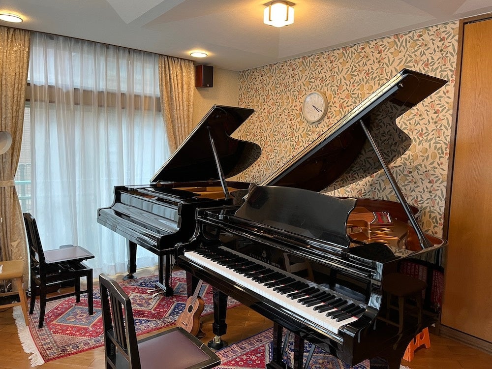 スタインウェイとYAMAHAのグランドピアノ