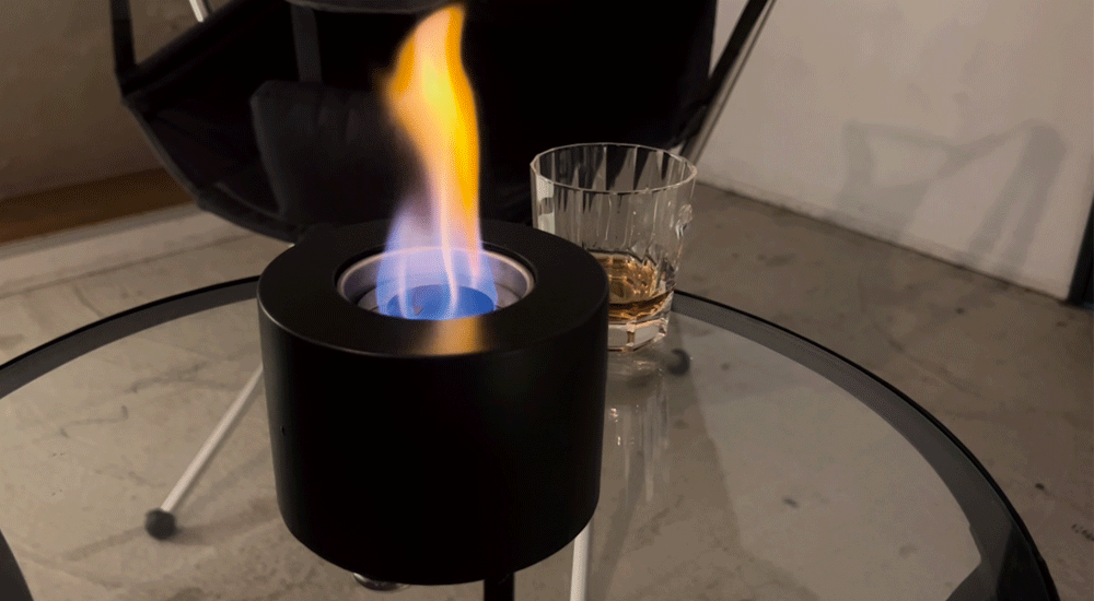 ゆらめく炎のインテリアテーブルファイヤーピット