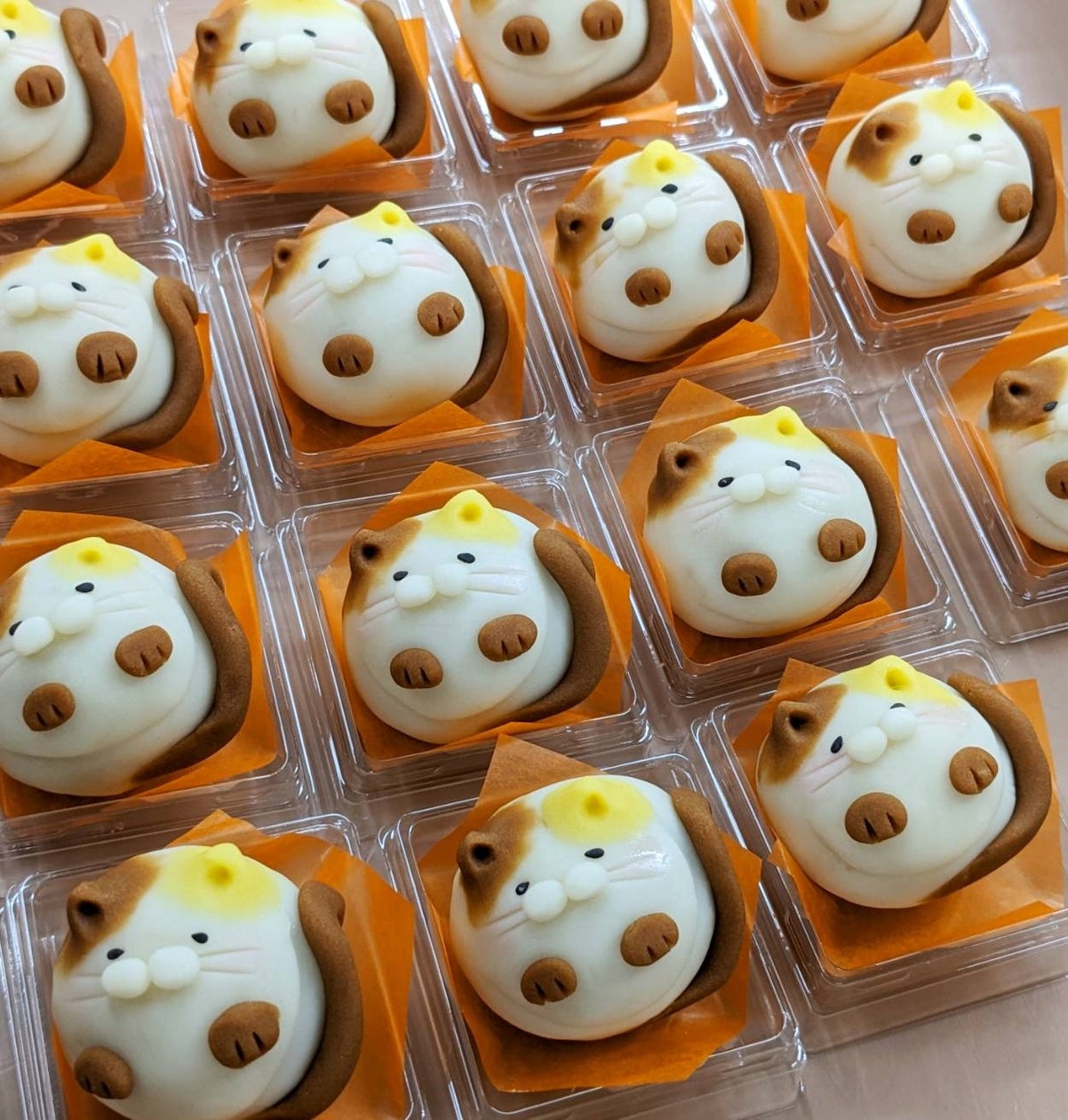 2月22日の「にゃんにゃんにゃん」の猫の日をイメージした、猫がモチーフのあんこの和菓子「にゃん子」期間限定で販売 | 株式会社お亀堂のプレスリリース