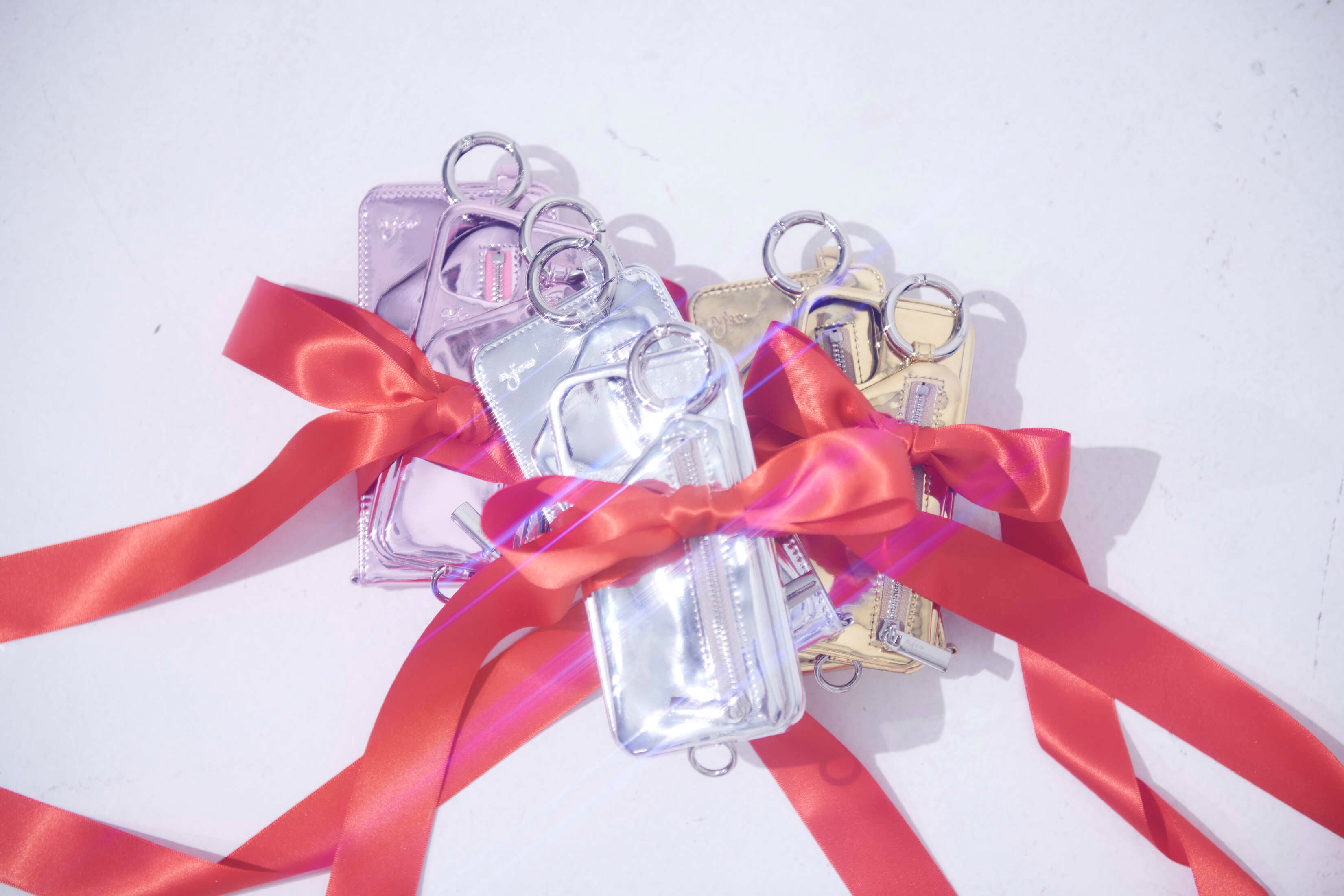 ギフト商品としてもぴったりのHOLIDAYモデル