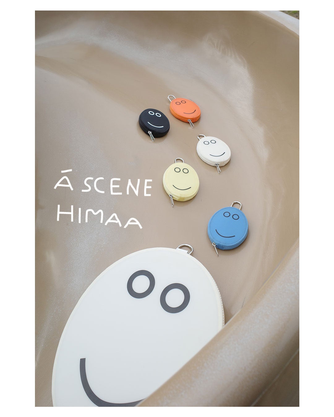 「A SCENE〈エーシーン〉」とアーティスト「HIMAA」による新たなコラボレーションアイテムが登場。