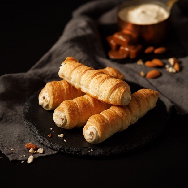 キャラメルシガーパイ　300円（税込）　毎週火曜日・土曜日限定販売