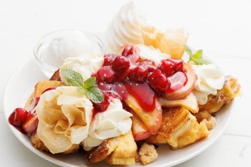 レアチーズアップルチェリーパイ　レギュラーサイズ　1,800円（税込 1,890円）