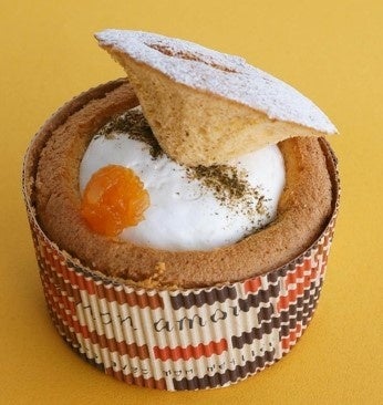 びわ茶シフォンケーキ　648円（税込）