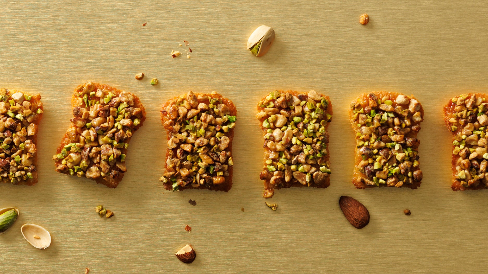 フレンチトーストフィナンシェアーモントピスタチオ　1個／216円（税込）