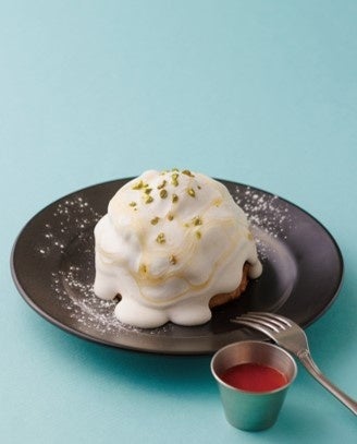 ヨーグルトホイップの中にはアイスも潜んでいます。