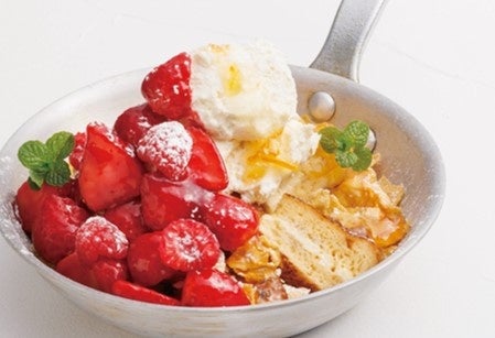 ストロベリーレアチーズ　1,500円（税込　1,650円）