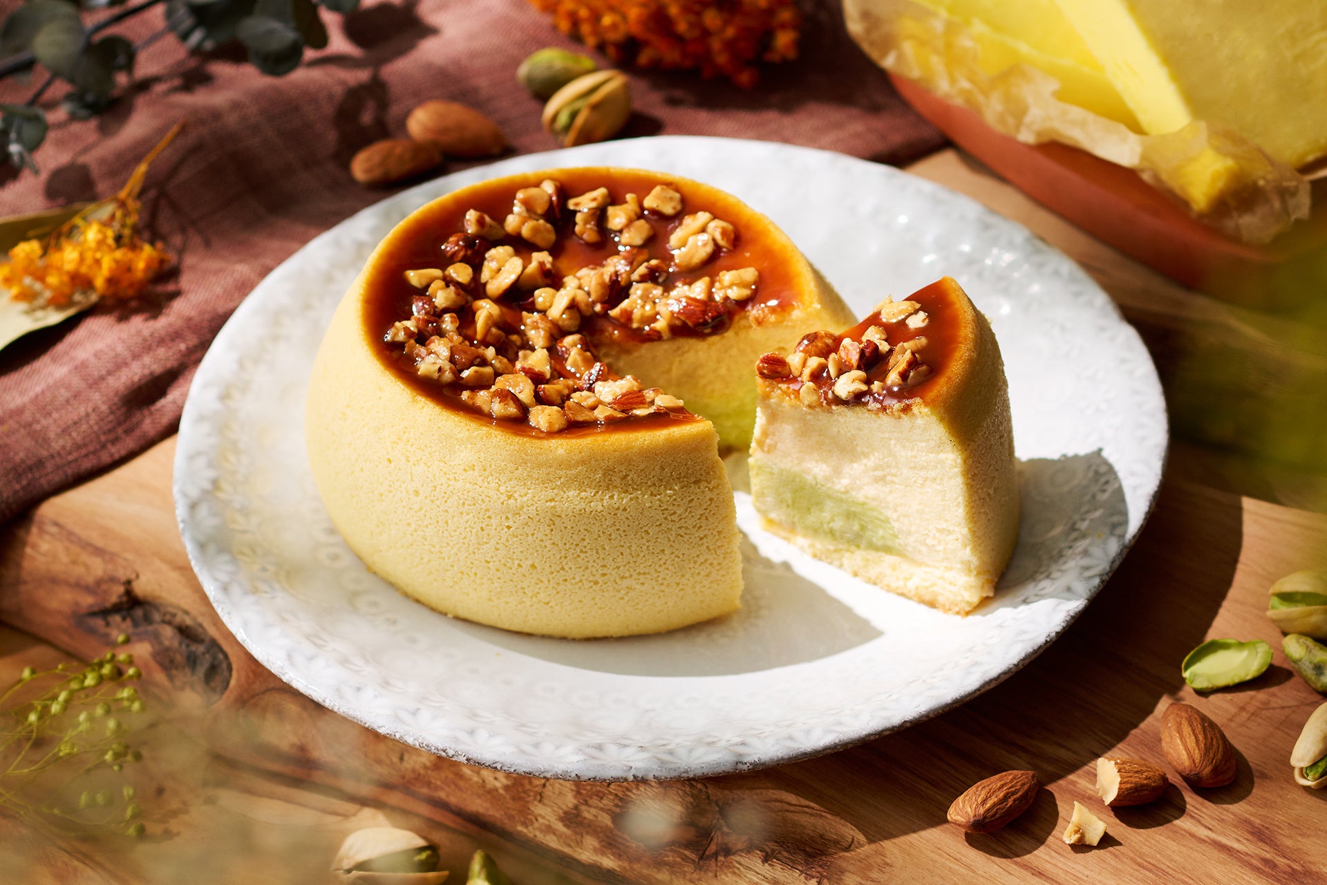 (写真)バターナッツケーキ　アーモンド＆ピスタチオ