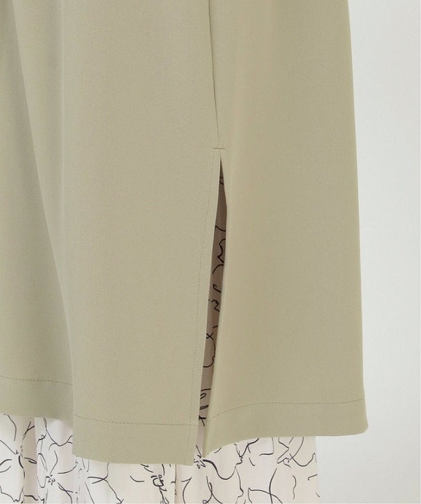 サイドスリットが深く入り動きやすい