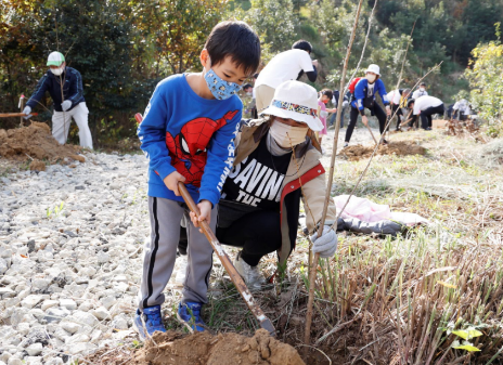宮崎県「綾町イオンの森」さくらの植樹