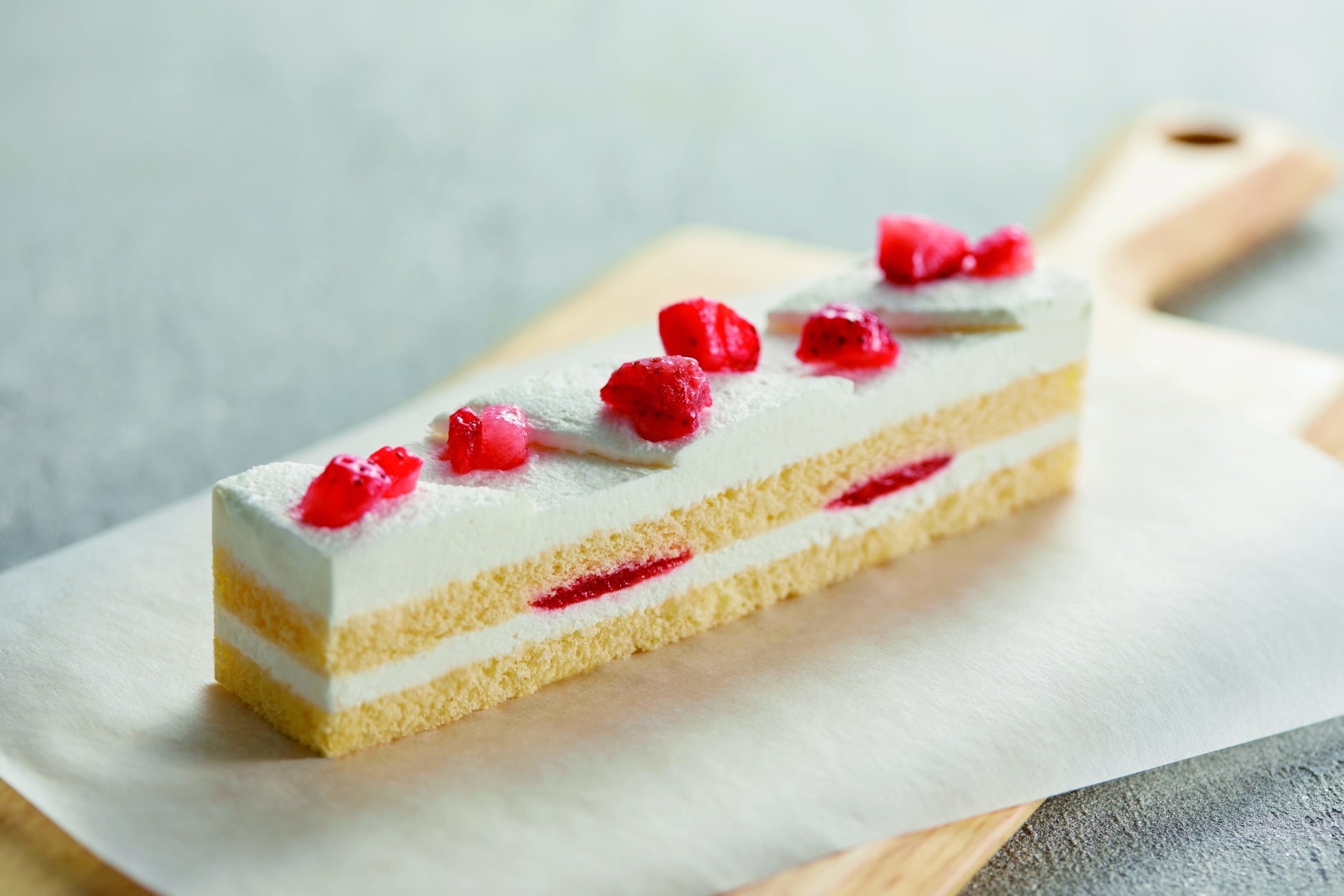 片手で ながら食べ も アイスとケーキ 2つの食感 新感覚冷凍スイーツ トップバリュ セミフレッドハンドケーキバー 新発売 イオン 株式会社のプレスリリース 片手で ながら食べ も アイスとケーキ 2つの食感 新感覚冷凍スイーツ トップバリュ セミフレッドハンドケーキバー 新発売 イオン 株式会社のプレスリリース