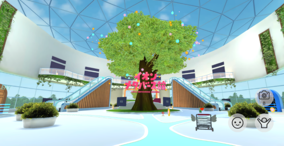 中央の“大樹”が印象的なエントランス空間