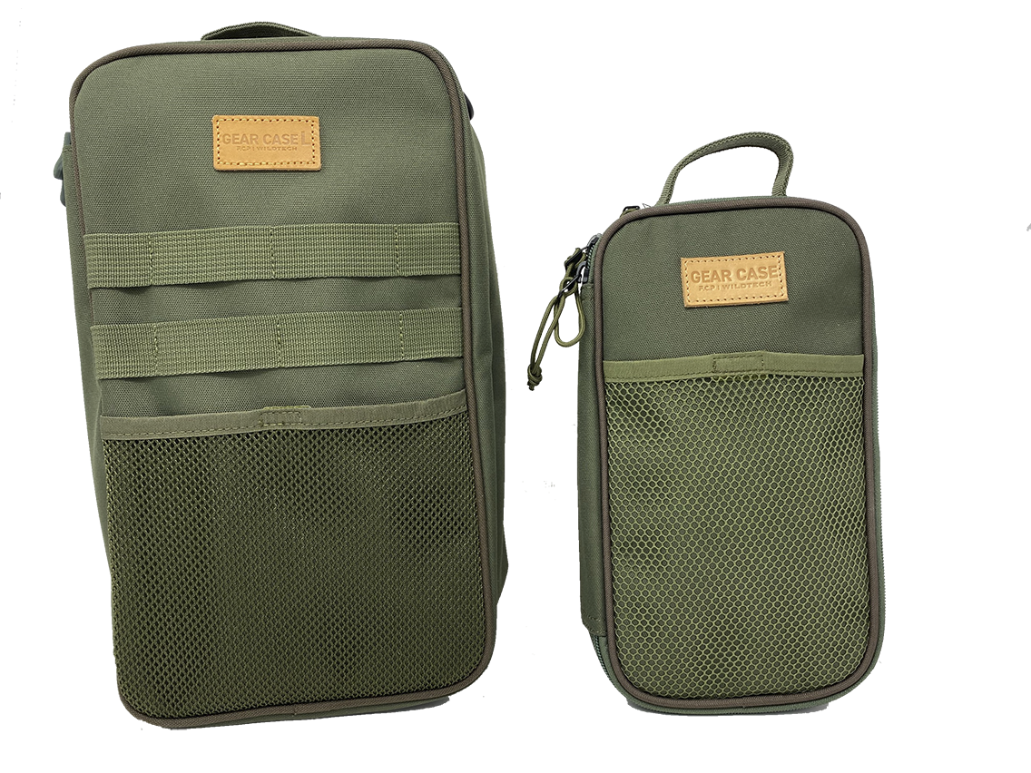 左）ギアケースL　　右）ギアケース