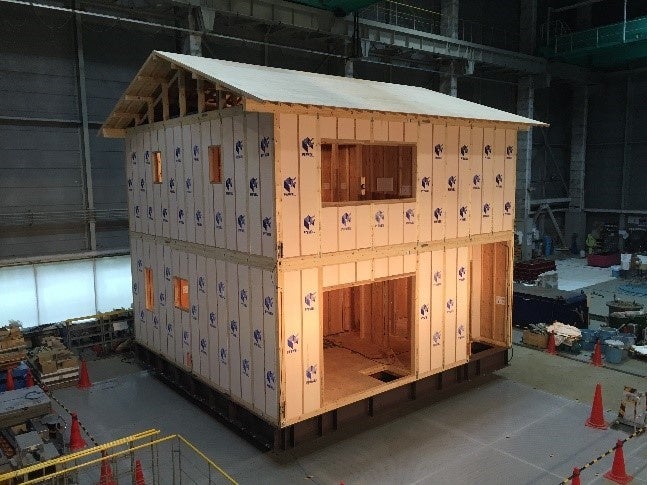 耐震・断熱パネル工法 「プレウォール」