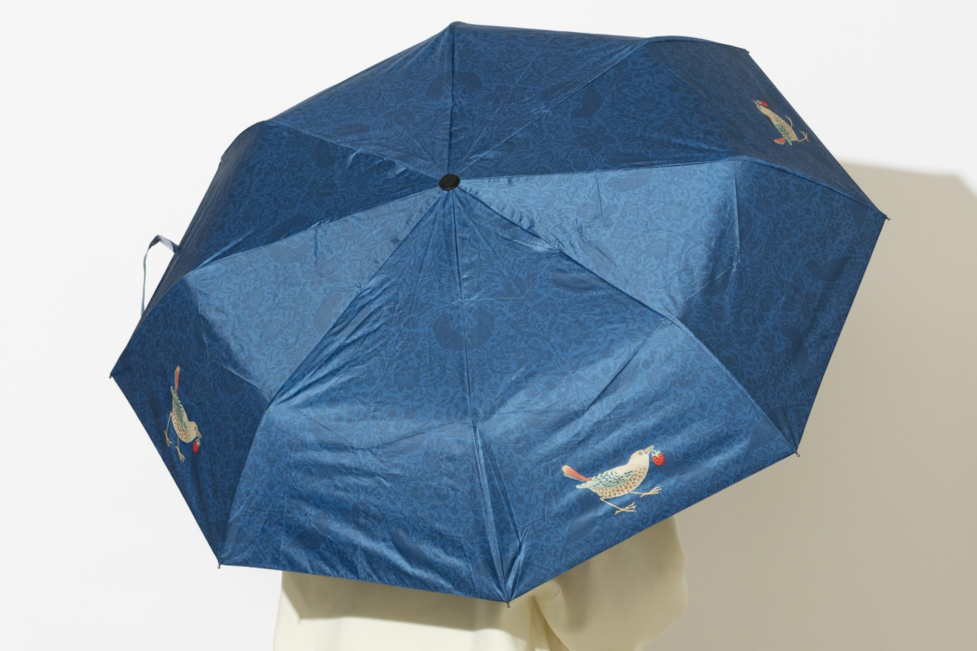 ウィリアム・モリス」デザインの晴れ雨兼用折りたたみ傘が新登場