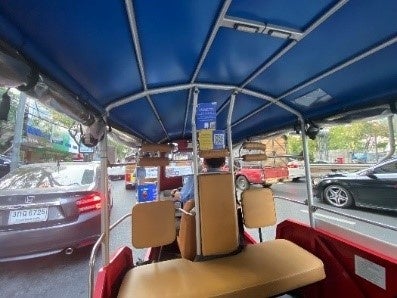 ツアーに用いられるEVトゥクトゥクタクシー