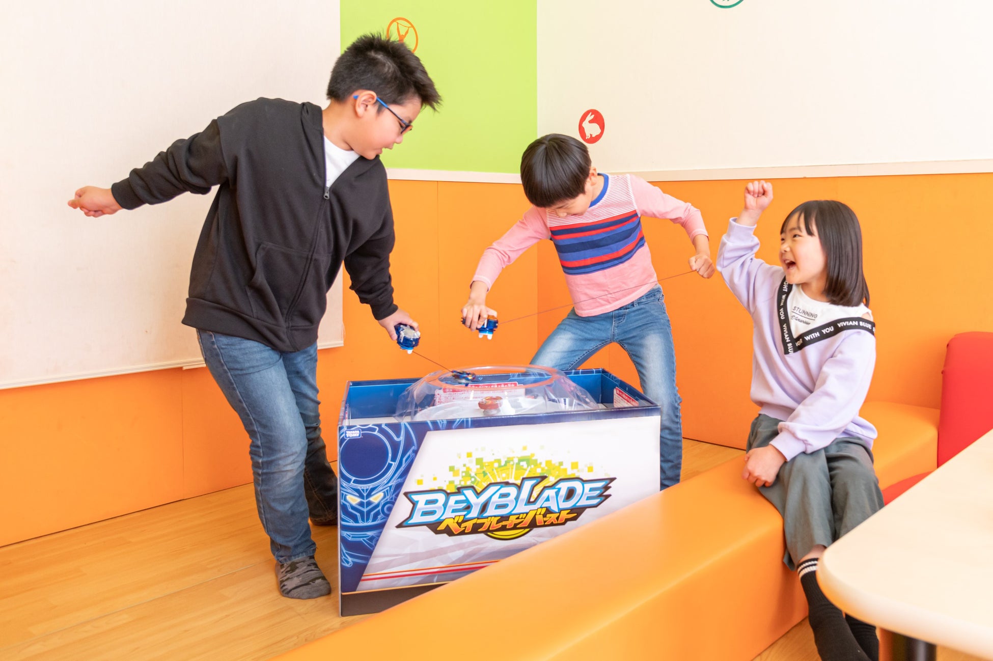 子ども達に笑顔で楽しめる機会を コート ダジュール ベイブレードバースト コラボキャンペーンを開始 株式会社快活フロンティアのプレスリリース 子ども達に笑顔で楽しめる機会を コート ダジュール ベイブレードバースト コラボキャンペーンを開始 株式会社快活フロンティアのプレスリリース