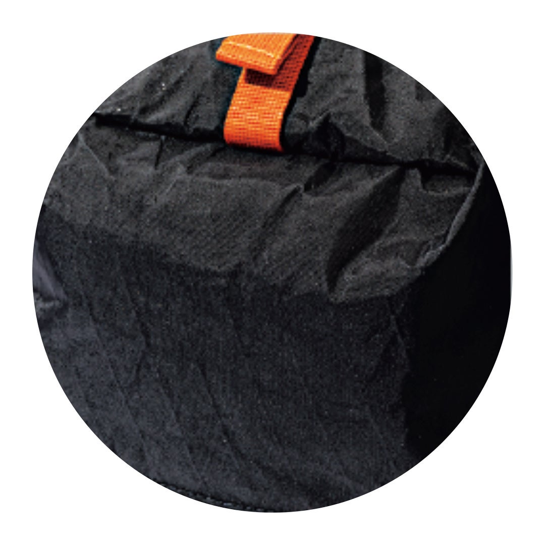 ボトムは耐久性の高い X-PACを使用