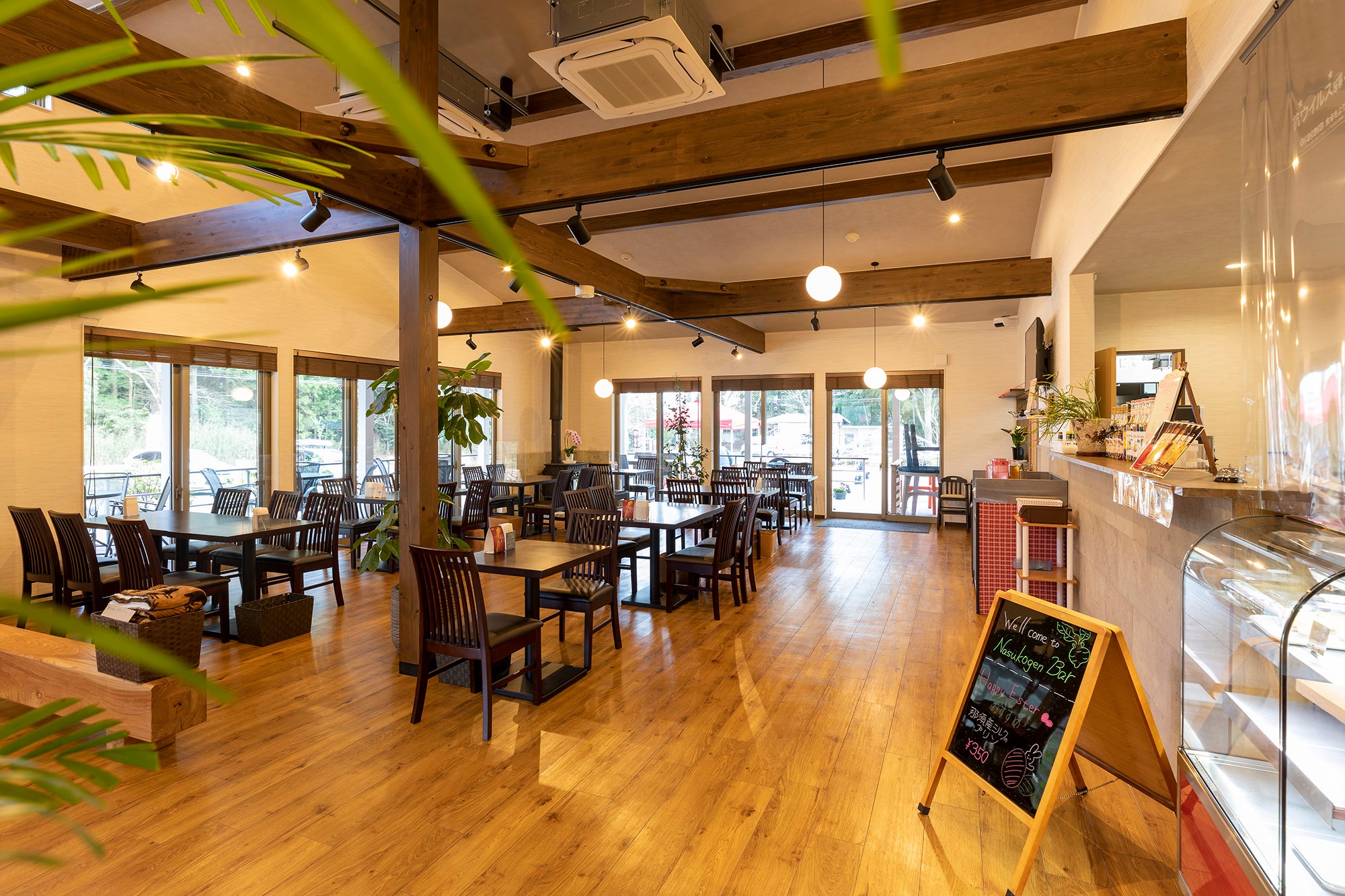 レストラン那須高原バル内観