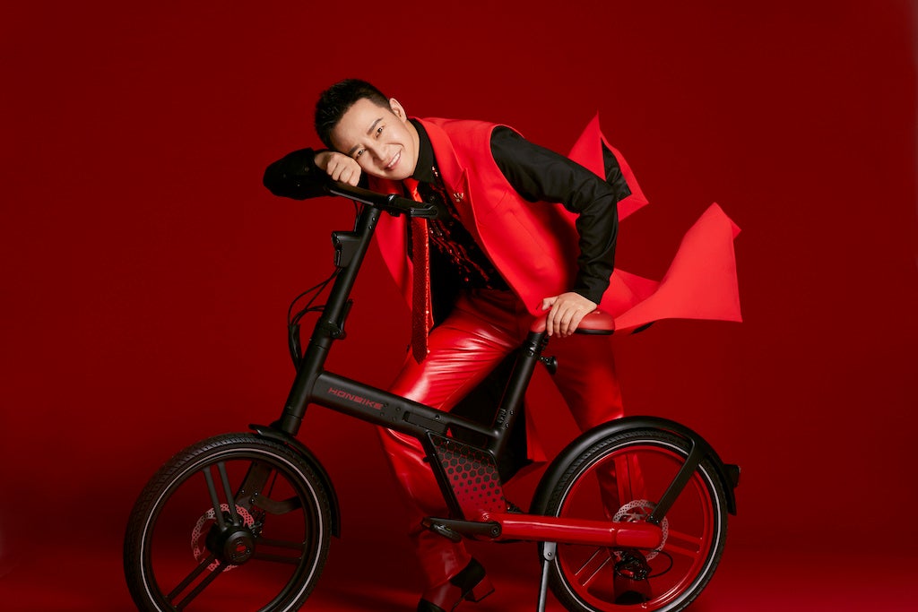 彗星のごとく突如現れた Hansuke デビューcd 胸キュン Bike がサウンドスキャン 演歌 歌謡曲チャート の1月度1位を獲得 新人としては驚異の記録 Click Holdings株式会社のプレスリリース 彗星のごとく突如現れた Hansuke デビューcd 胸キュン Bike がサウンドスキャン 演歌 歌謡曲チャート の1月度1位を獲得 新人としては驚異の記録 Click Holdings株式会社のプレスリリース
