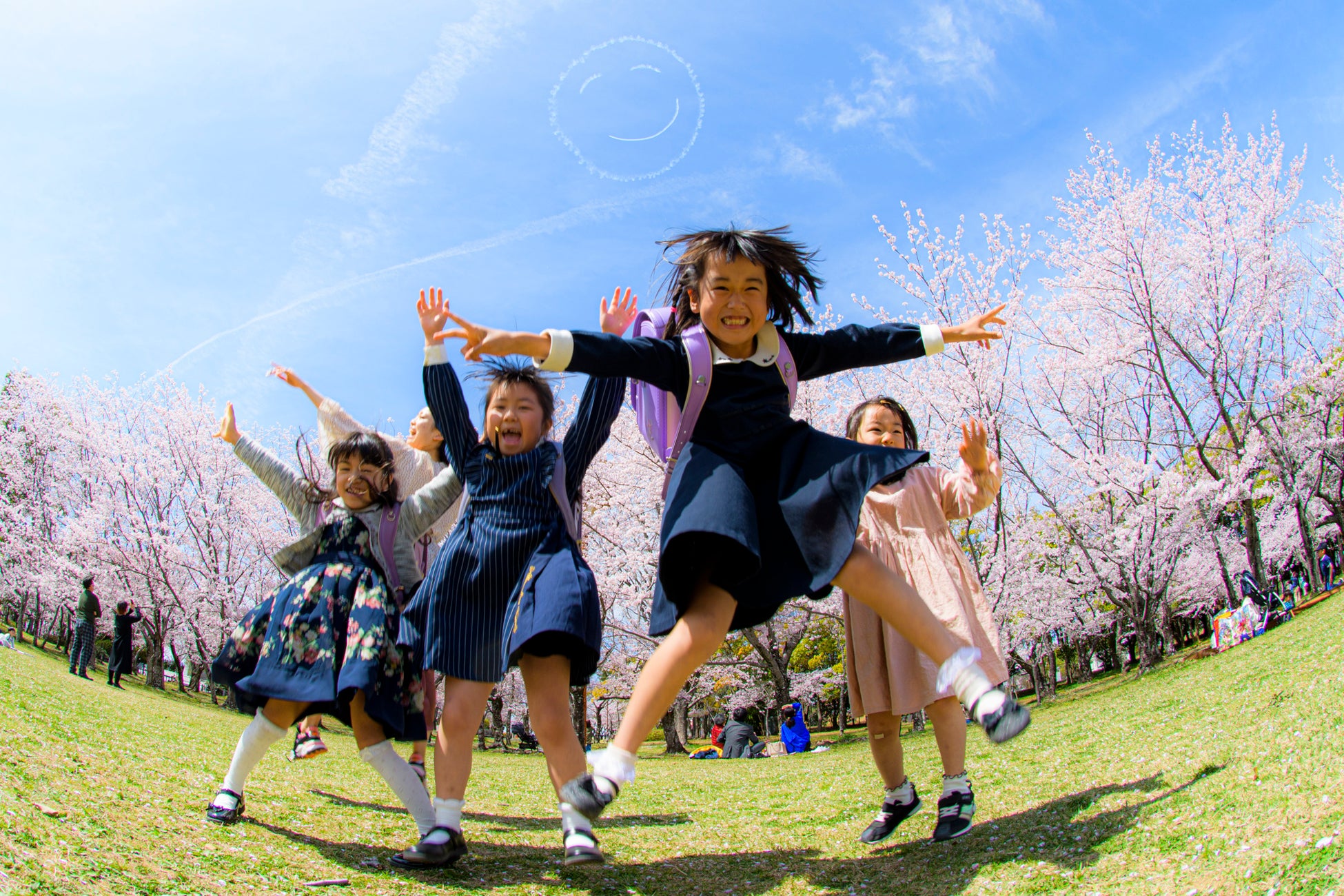 Twitterトレンド1位 大空にニコちゃんマークを描くフライトが神奈川県に Fly For All 大空 を見上げよう フライトを実施予定 株式会社パスファインダーのプレスリリース Twitterトレンド1位 大空にニコちゃんマークを描くフライトが神奈川県に Fly For All 大空 を見上げよう フライトを実施予定 株式会社パスファインダーのプレスリリース