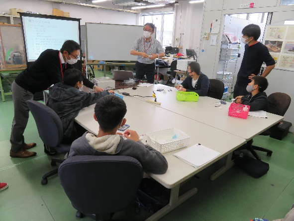 卓上掃除機の組み立ての説明