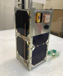 10高専が共同開発した超小型人工衛星「KOSEN-1」のフライトモデル
