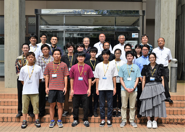 キャンプ参加者の集合写真