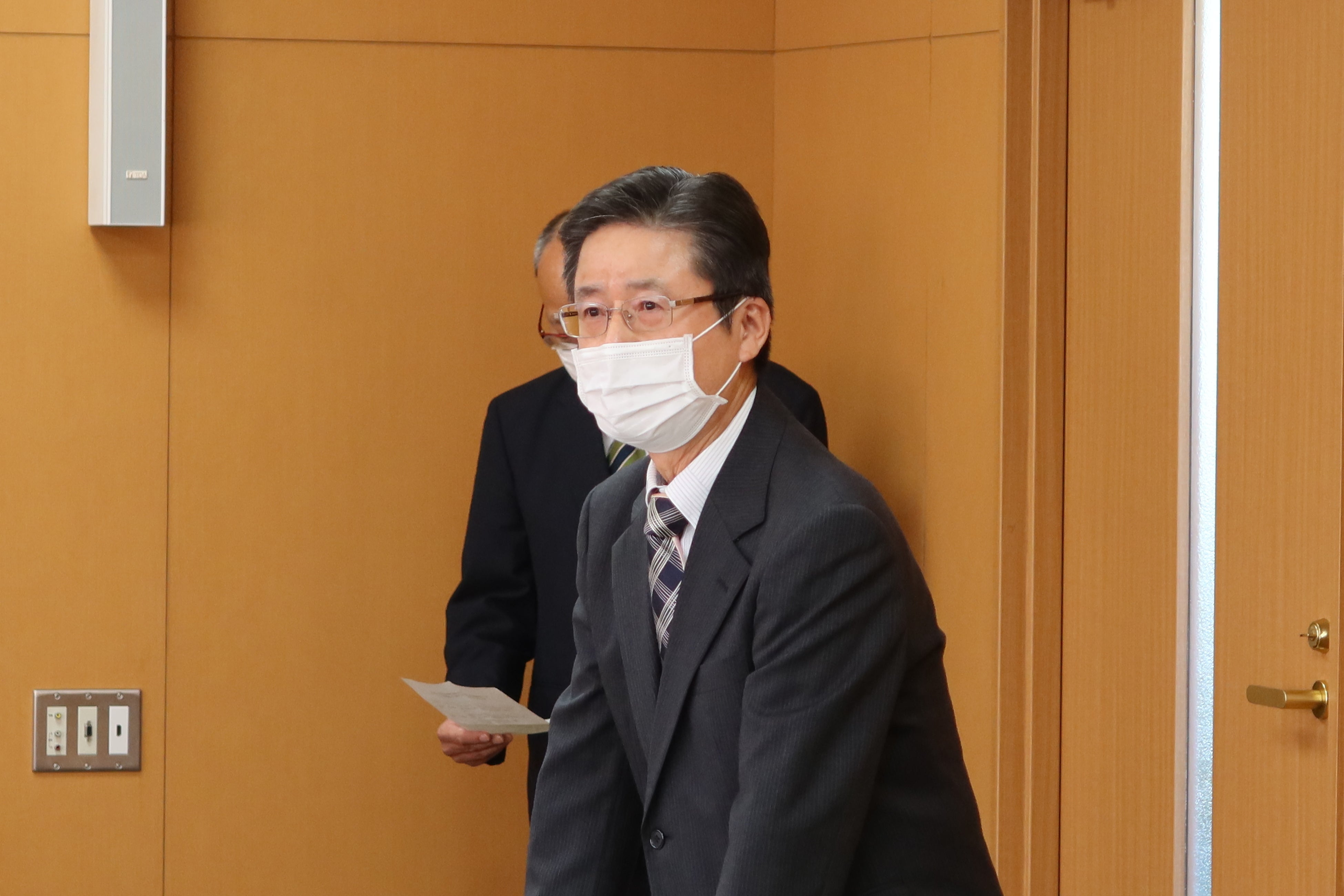 鹿児島高専　氷室校長