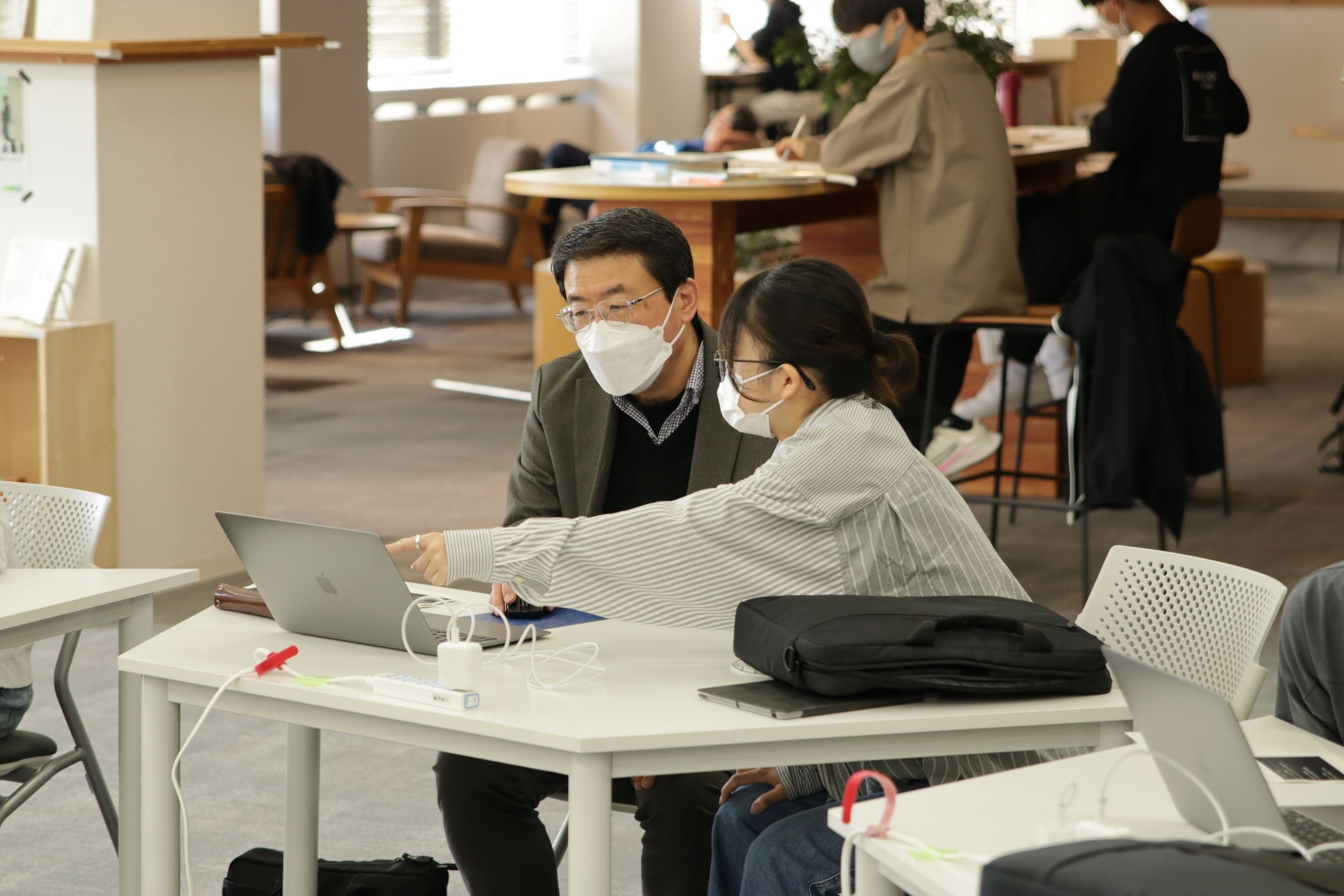 アプリを作成している様子