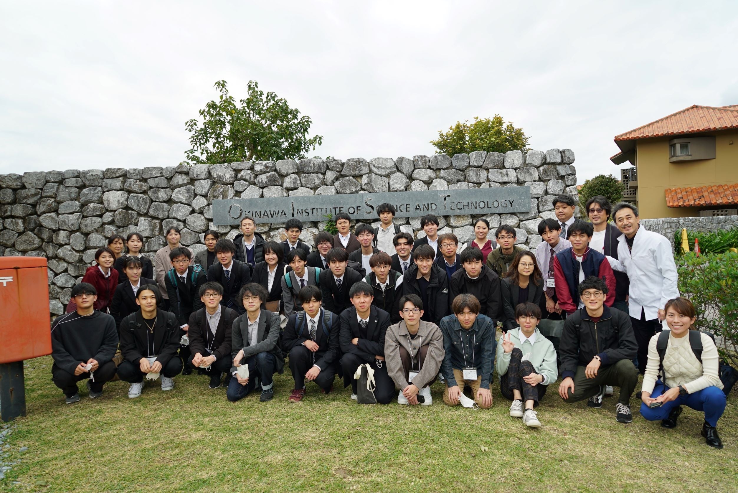 写真：参加学生、教員の集合写真