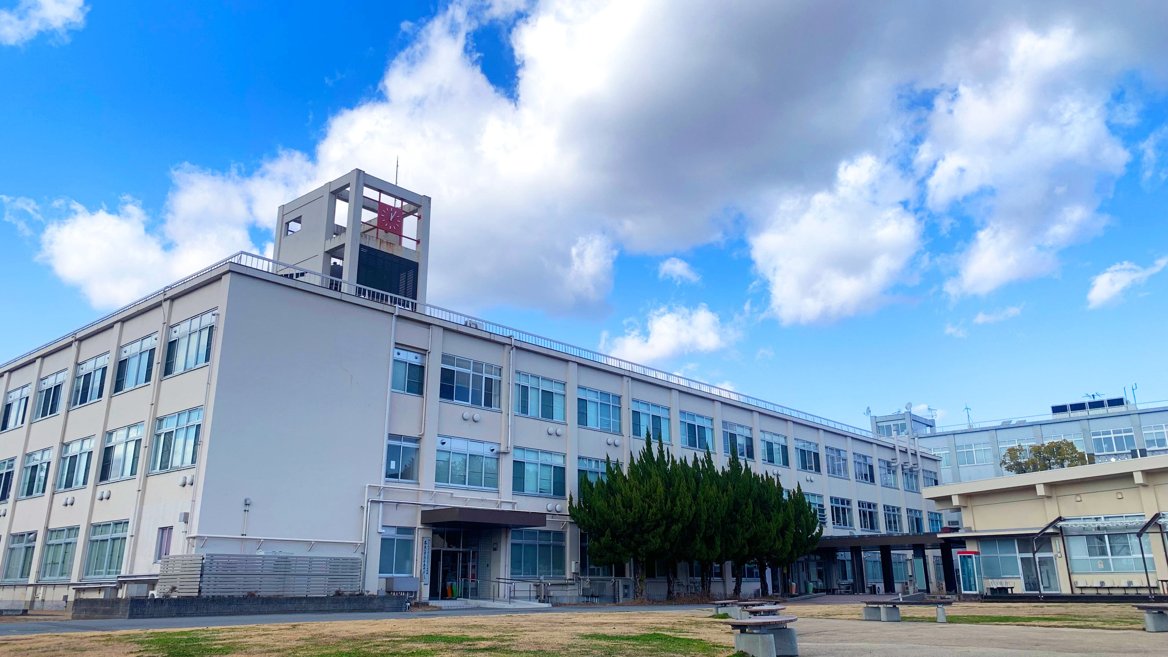 奈良高専本館