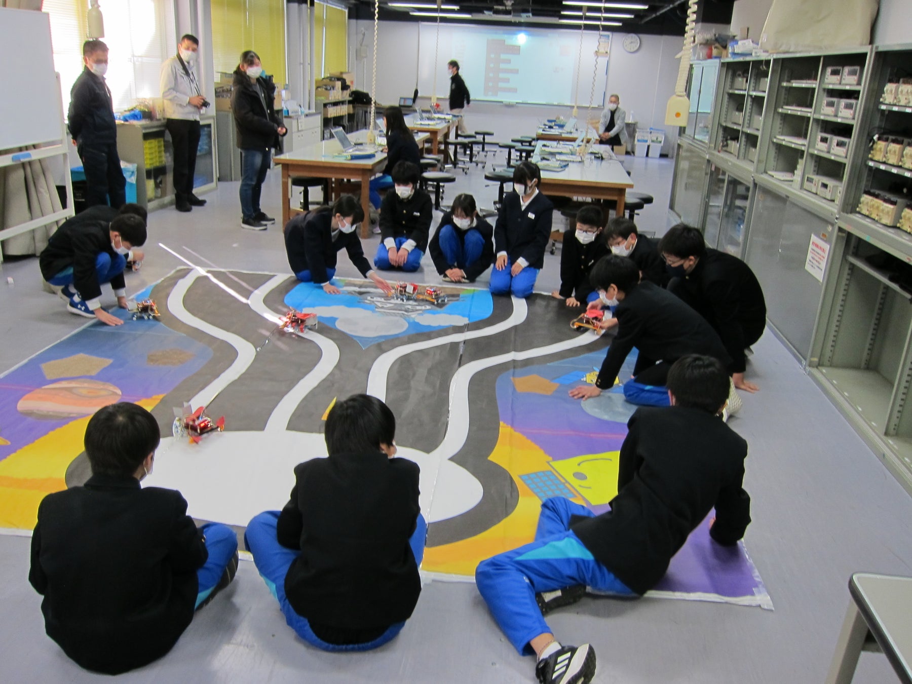 「Matz葉がにロボコン」のデモンストレーションの様子