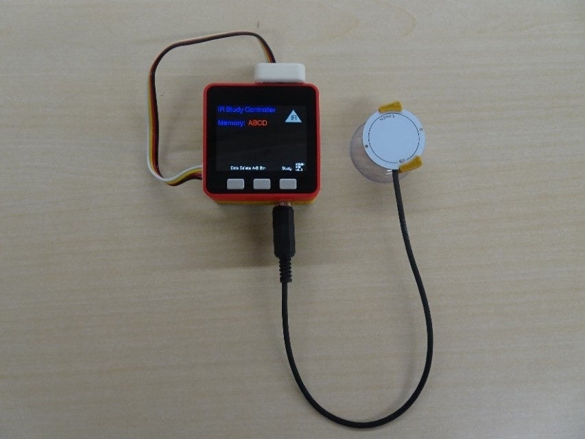 製作したKMEデバイス（学習型リモコン）