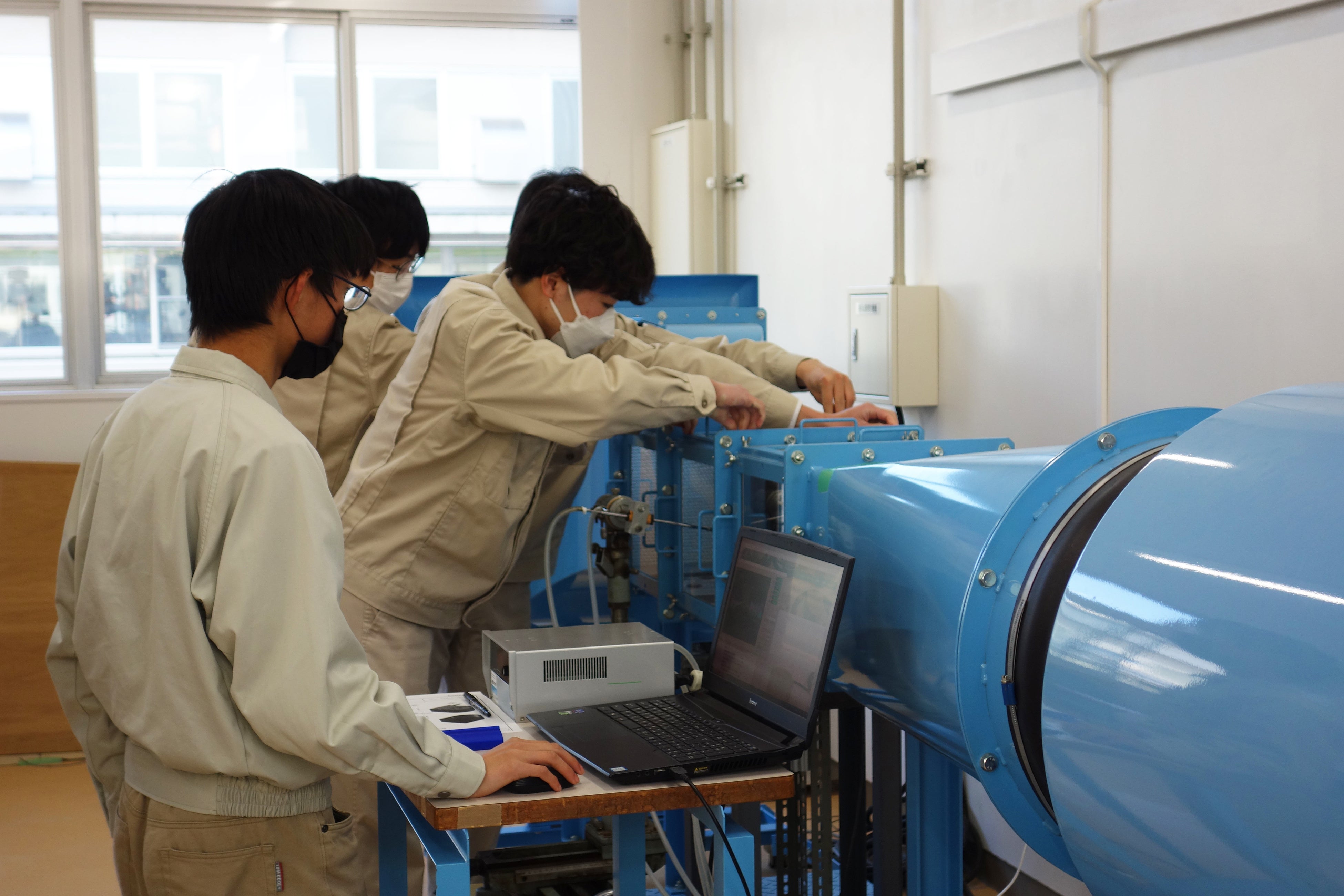 風洞装置実験の様子