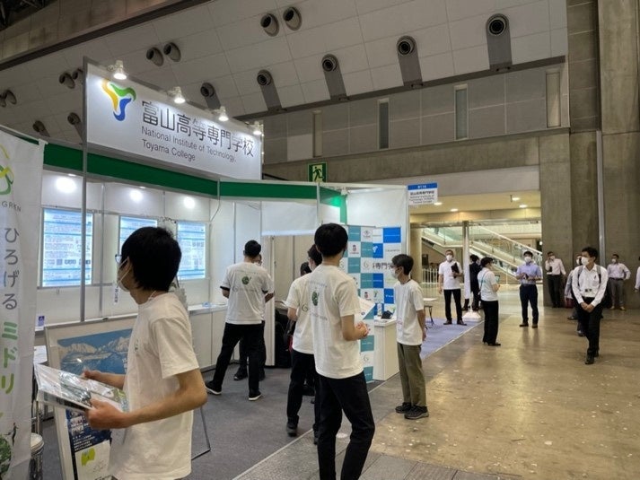 過去の環境展における富山高専のブース展示