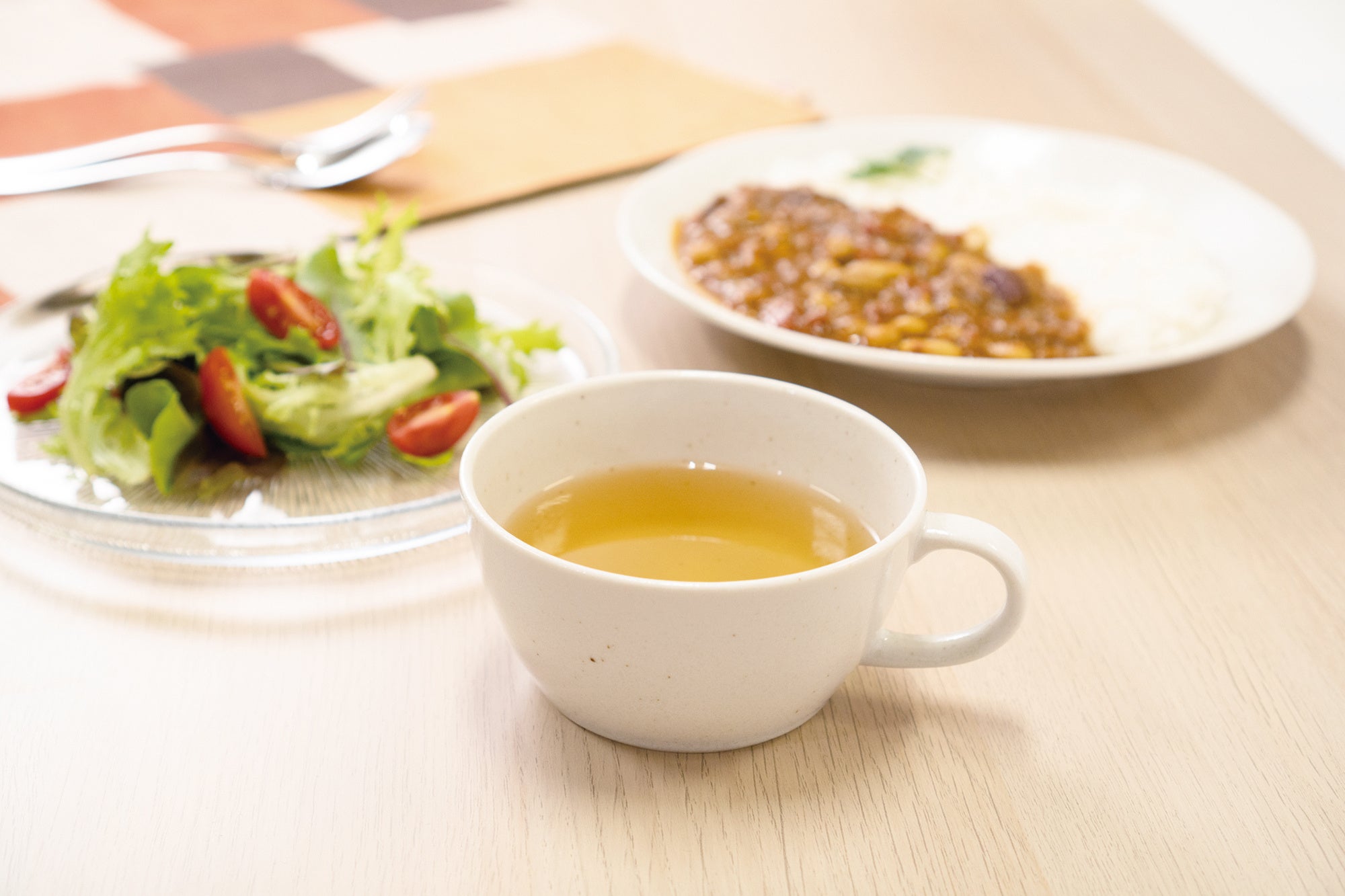 海の恵み 2種の魚の琥珀だしスープ