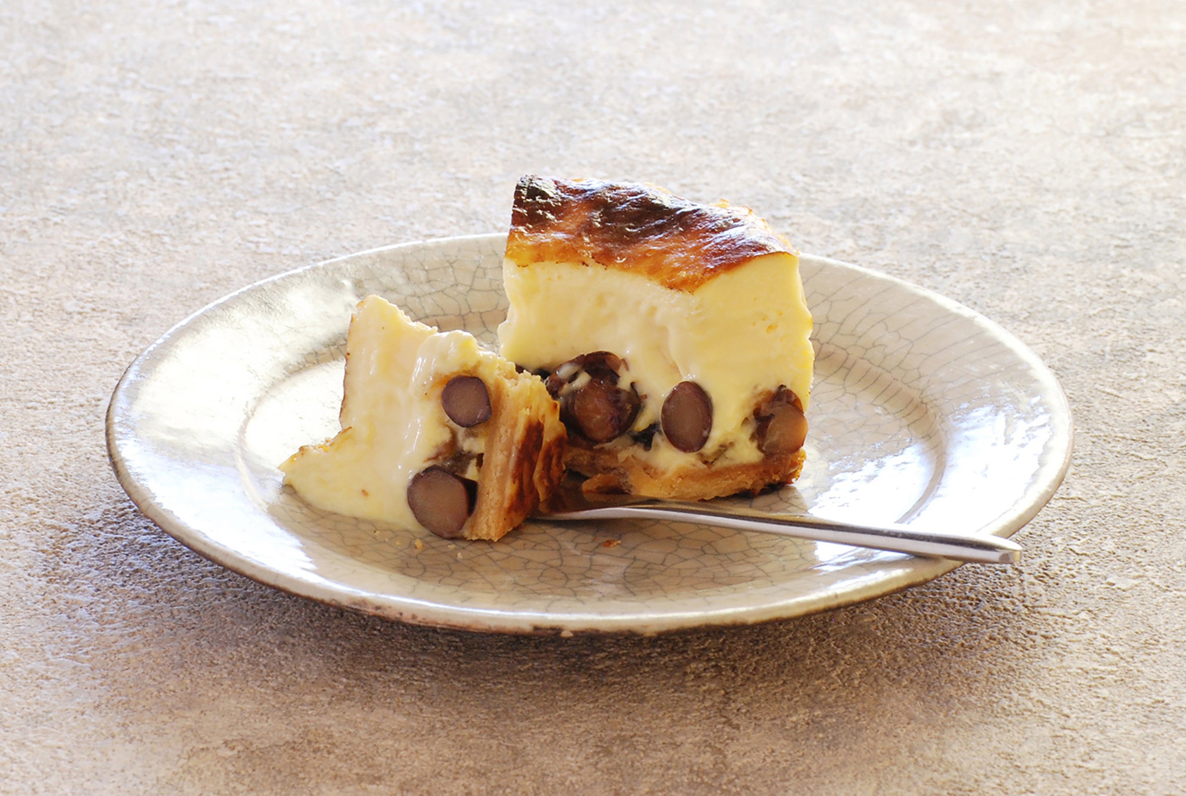 半解凍状態　蔵庫で1時間程解凍すると中心はシャリっとまわりはまったりと滑らかに。おすすめの食べ方です。