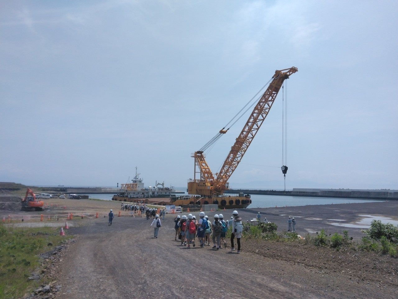 見学に出発！！