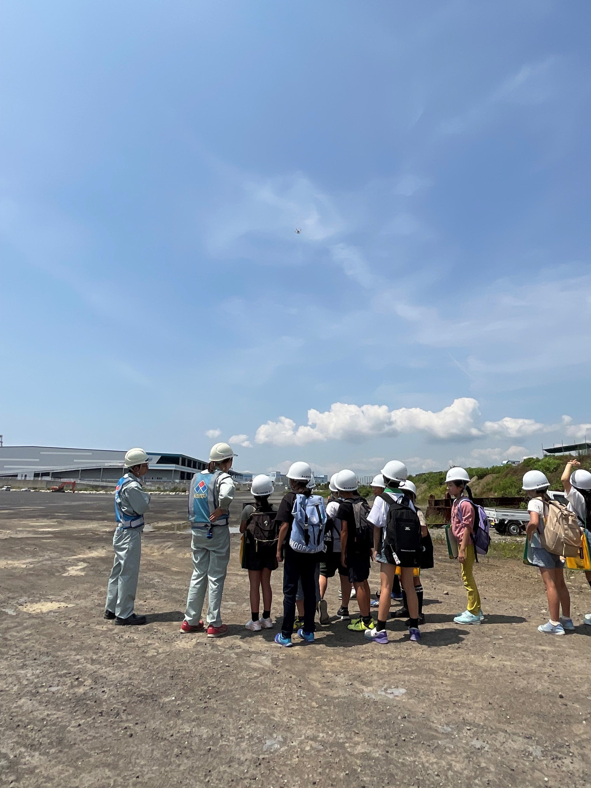 当社社員が先生となり操縦をレクチャー