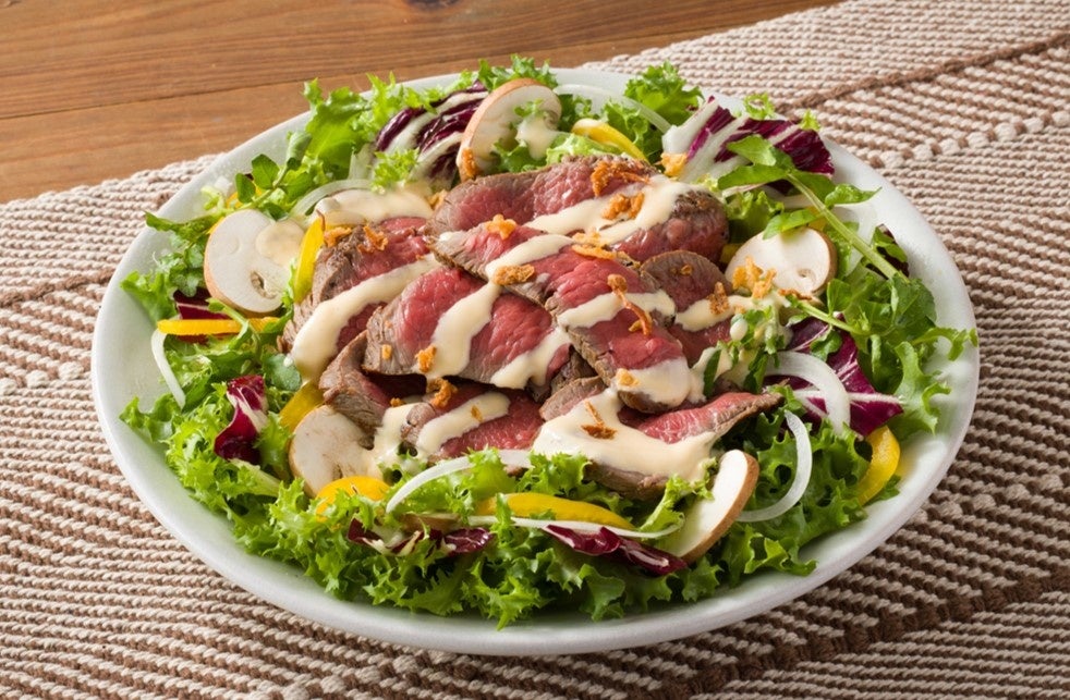 牛肉のガーリックチーズサラダ