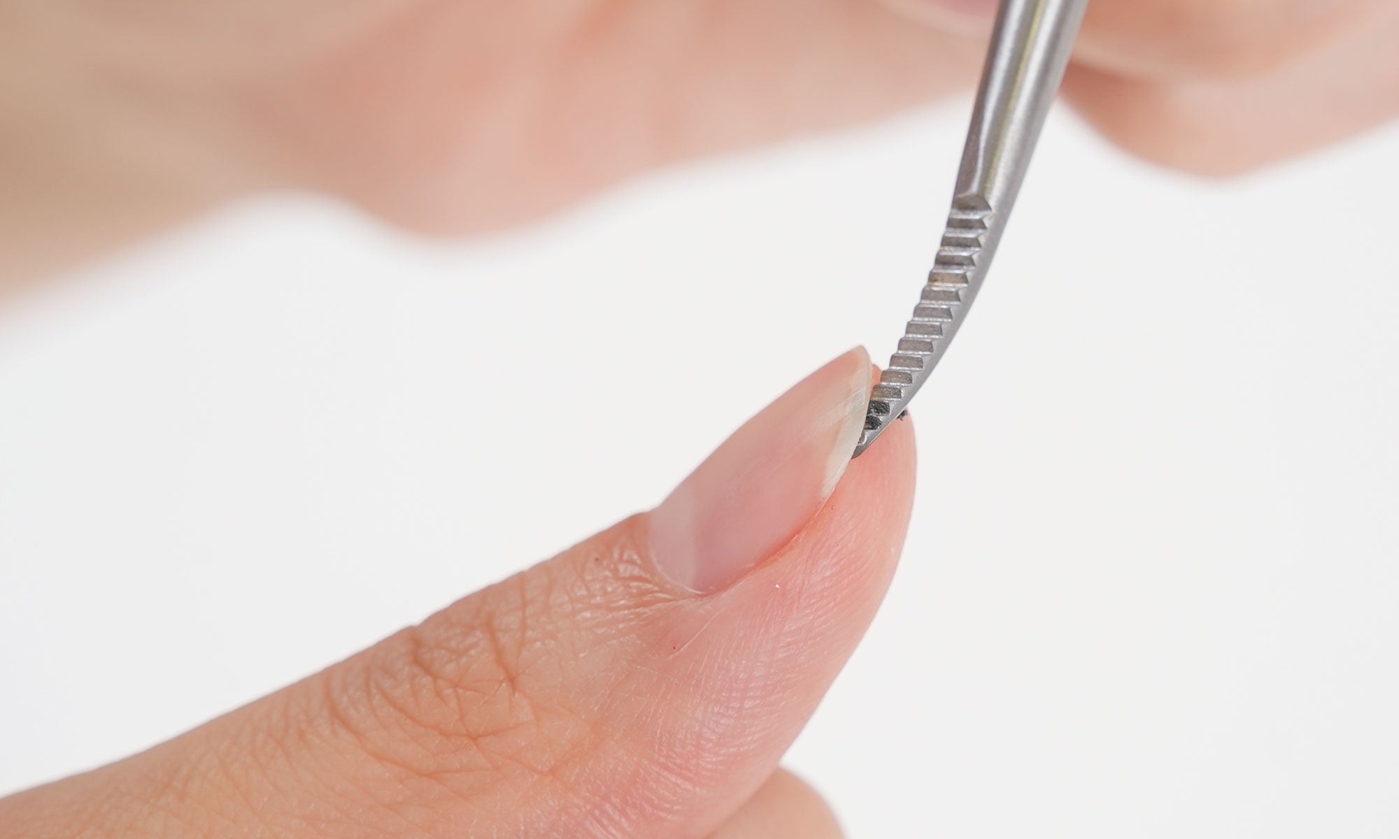 爪切りではお手入れしにくい巻き爪に！ダイヤモンド研磨剤＆薄型